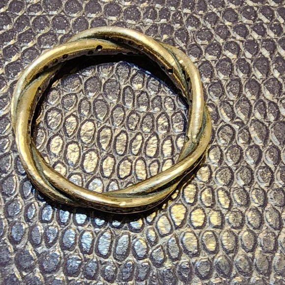 Pandora Sparkling Twisted Lines Ring - Picture 7 of 12